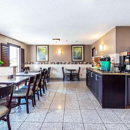 Quality Inn & Suites Йорктон Экстерьер фото