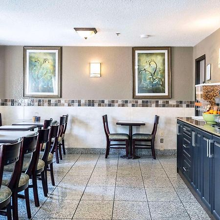 Quality Inn & Suites Йорктон Экстерьер фото