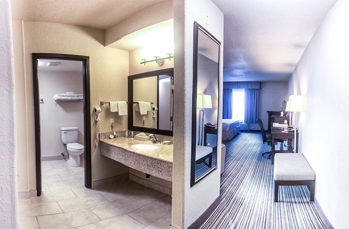 Quality Inn & Suites Йорктон Экстерьер фото
