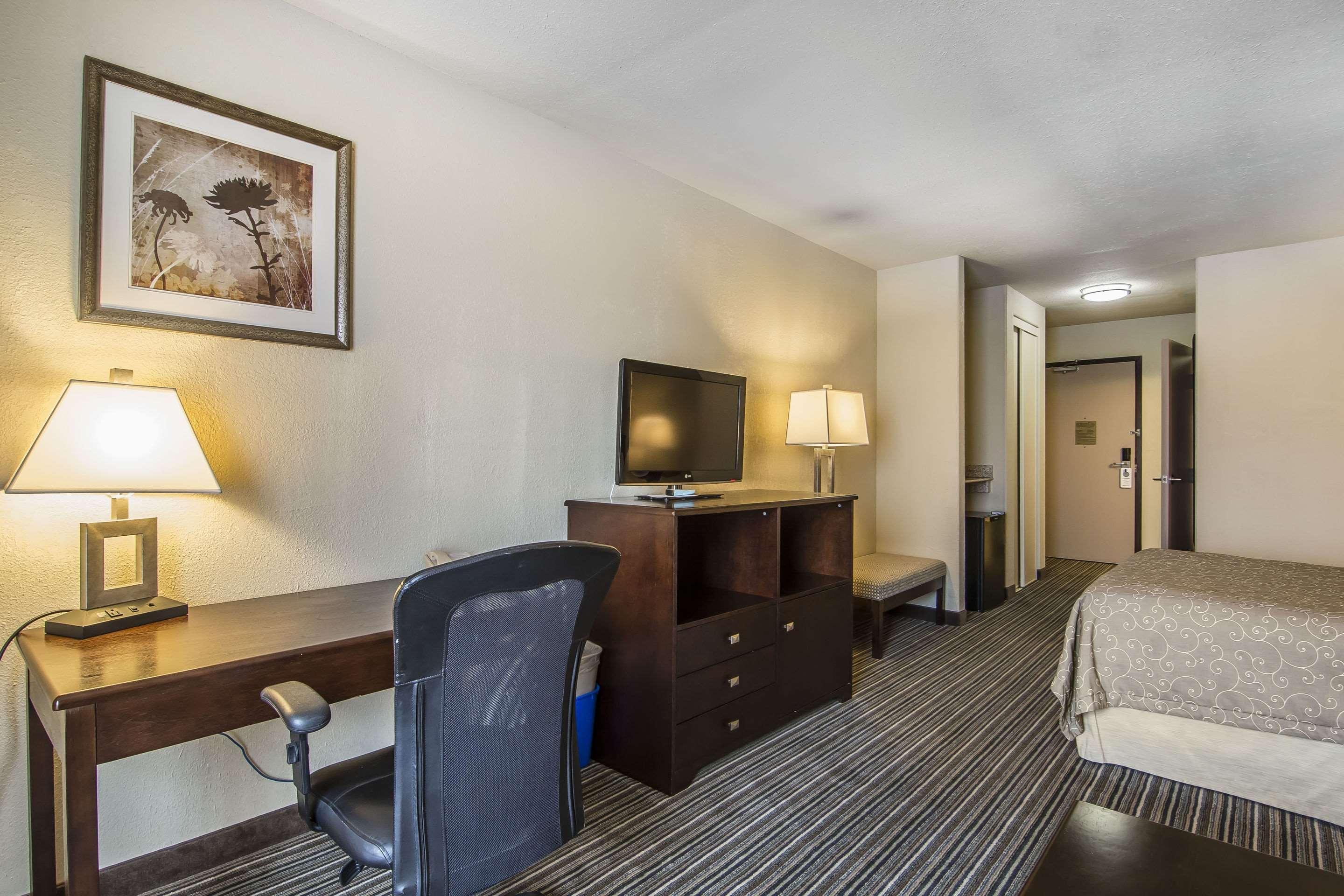 Quality Inn & Suites Йорктон Экстерьер фото