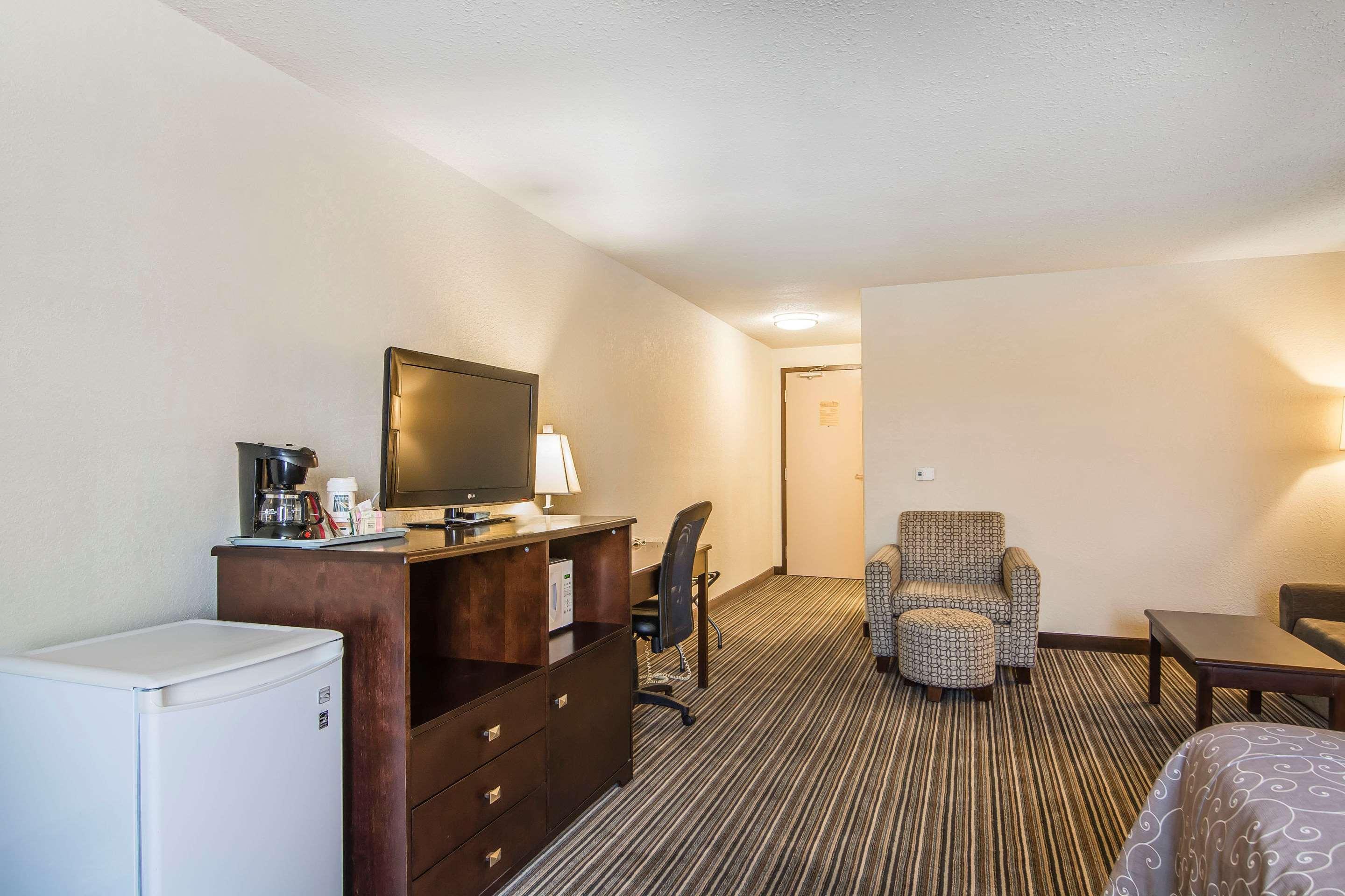 Quality Inn & Suites Йорктон Экстерьер фото