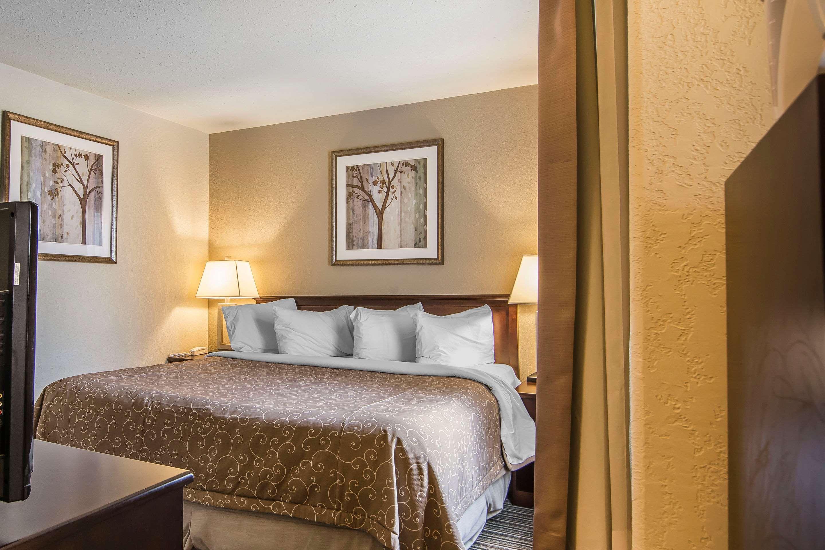 Quality Inn & Suites Йорктон Экстерьер фото