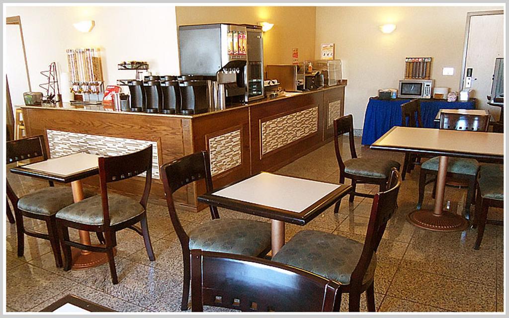 Quality Inn & Suites Йорктон Экстерьер фото