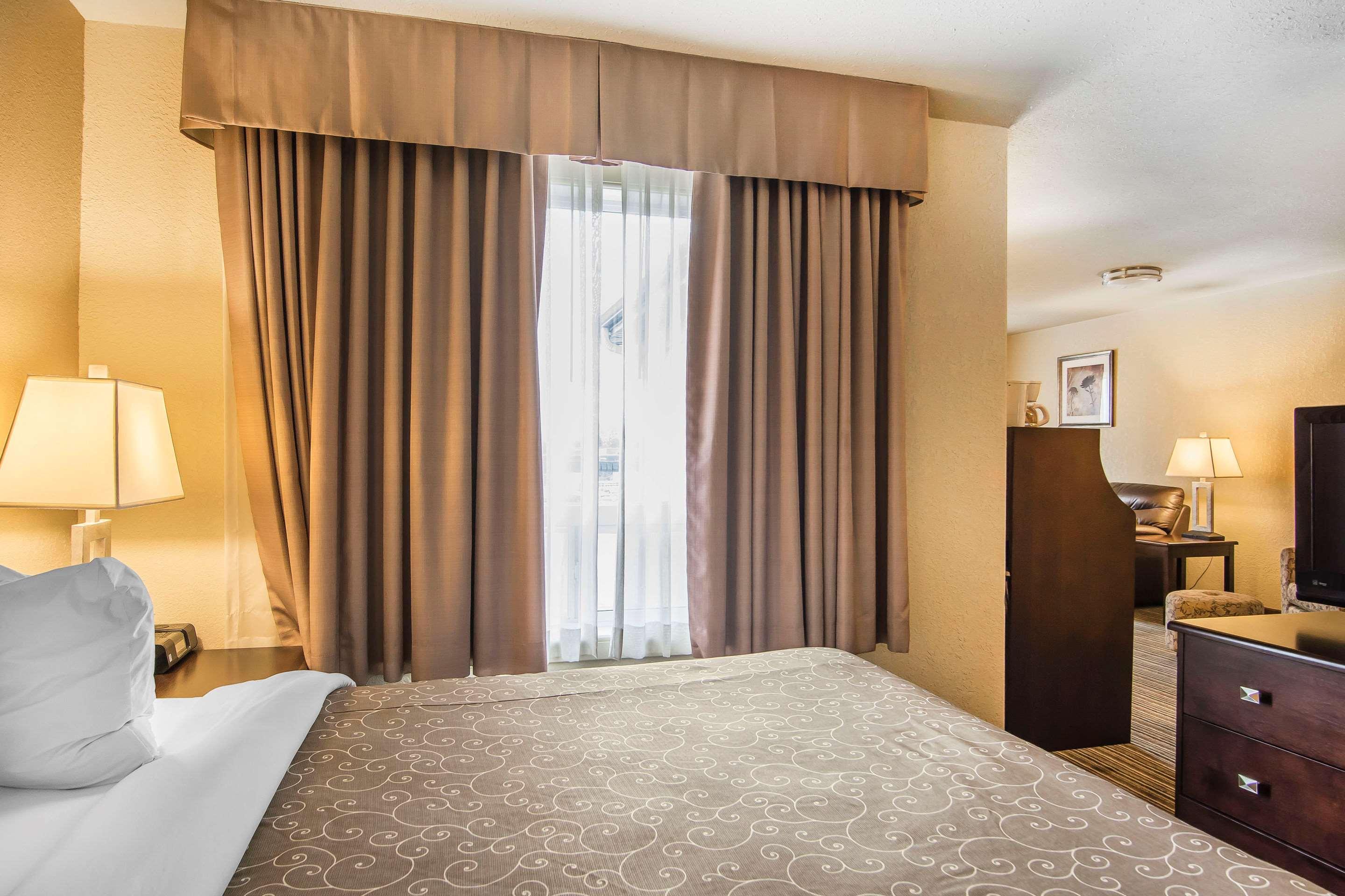 Quality Inn & Suites Йорктон Экстерьер фото