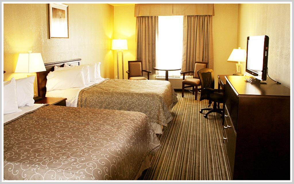Quality Inn & Suites Йорктон Экстерьер фото
