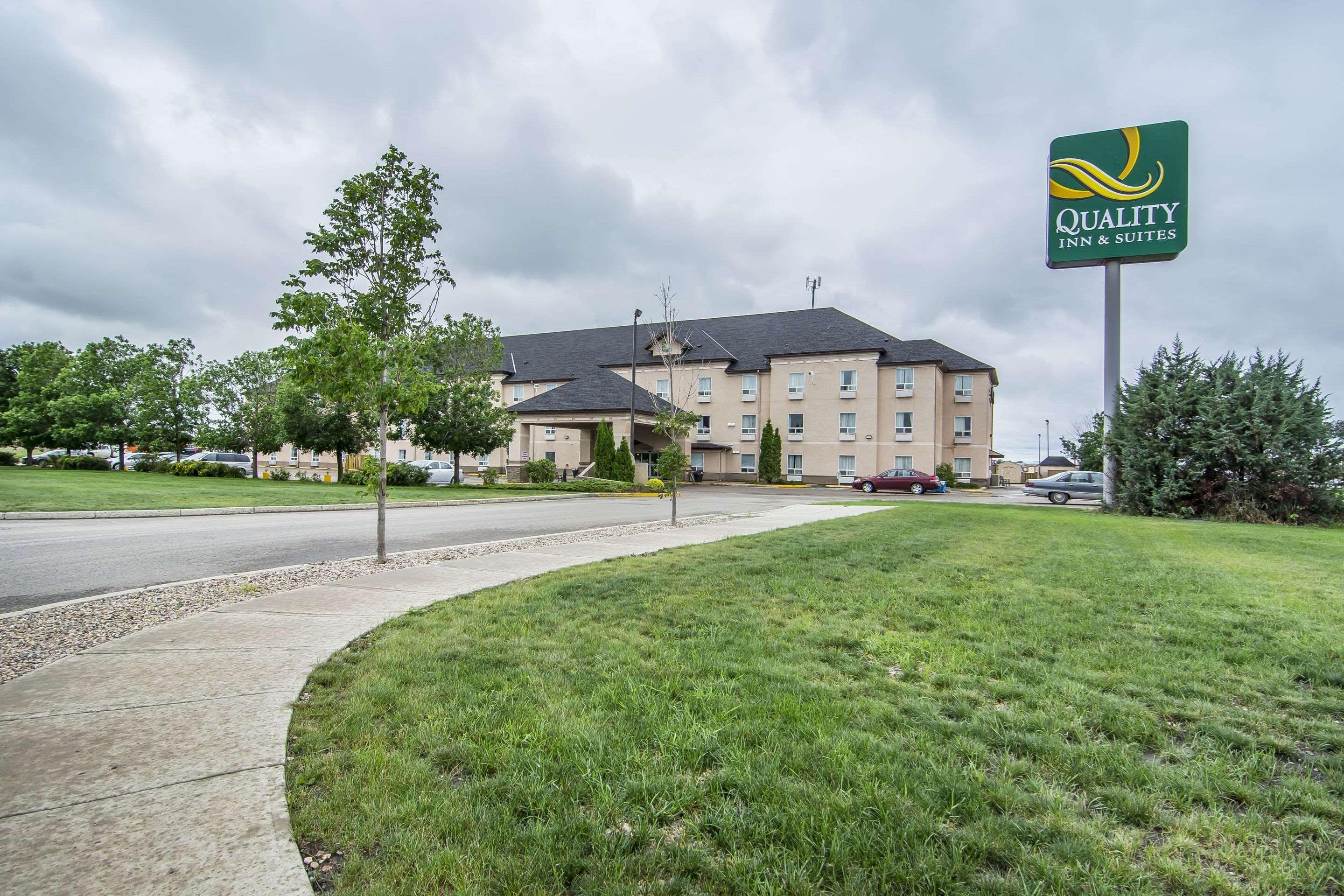 Quality Inn & Suites Йорктон Экстерьер фото