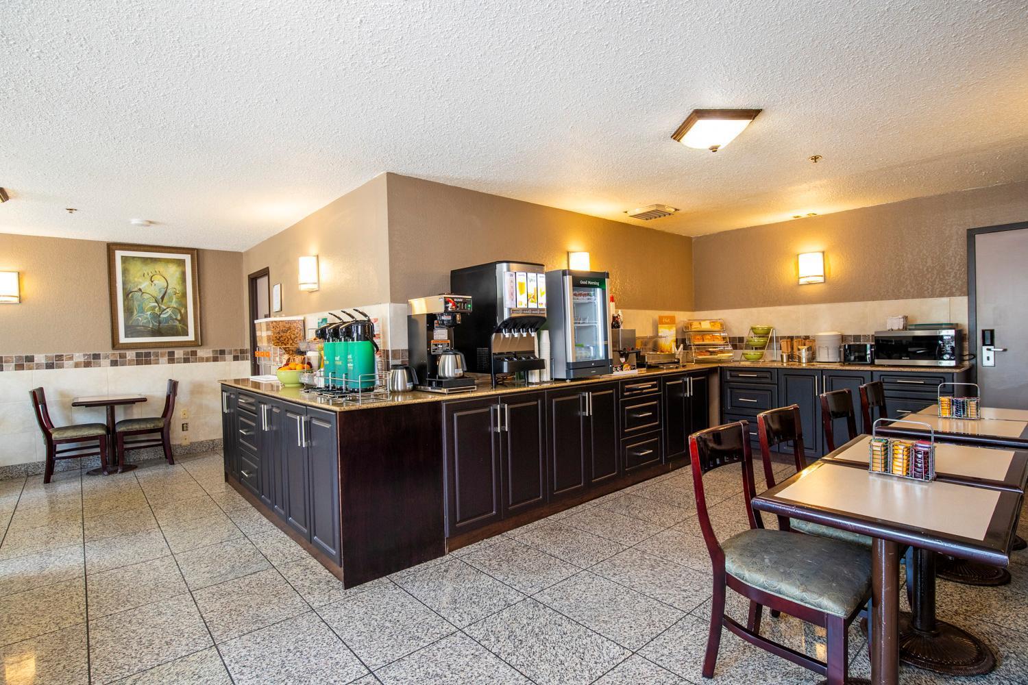 Quality Inn & Suites Йорктон Экстерьер фото