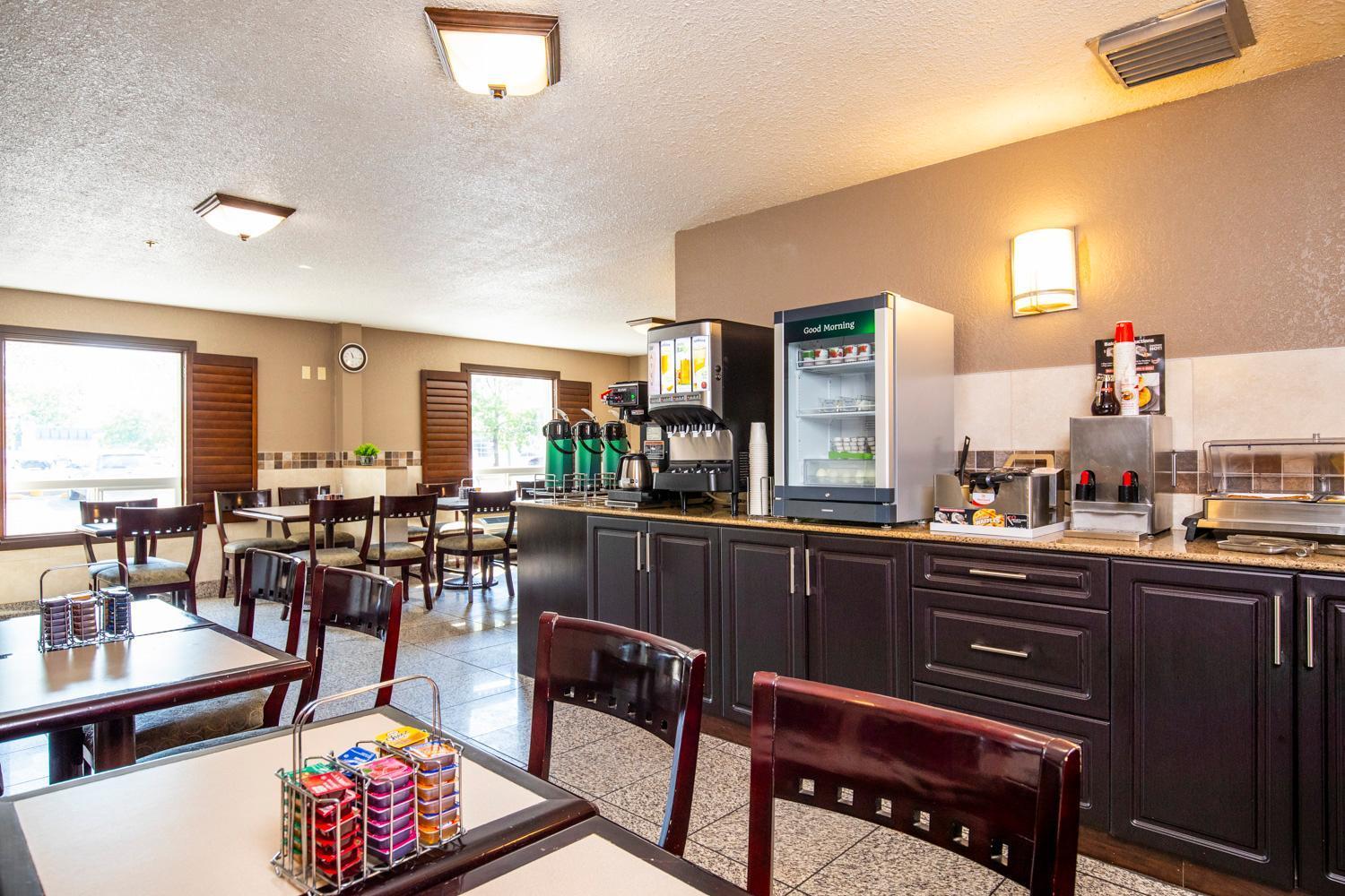 Quality Inn & Suites Йорктон Экстерьер фото