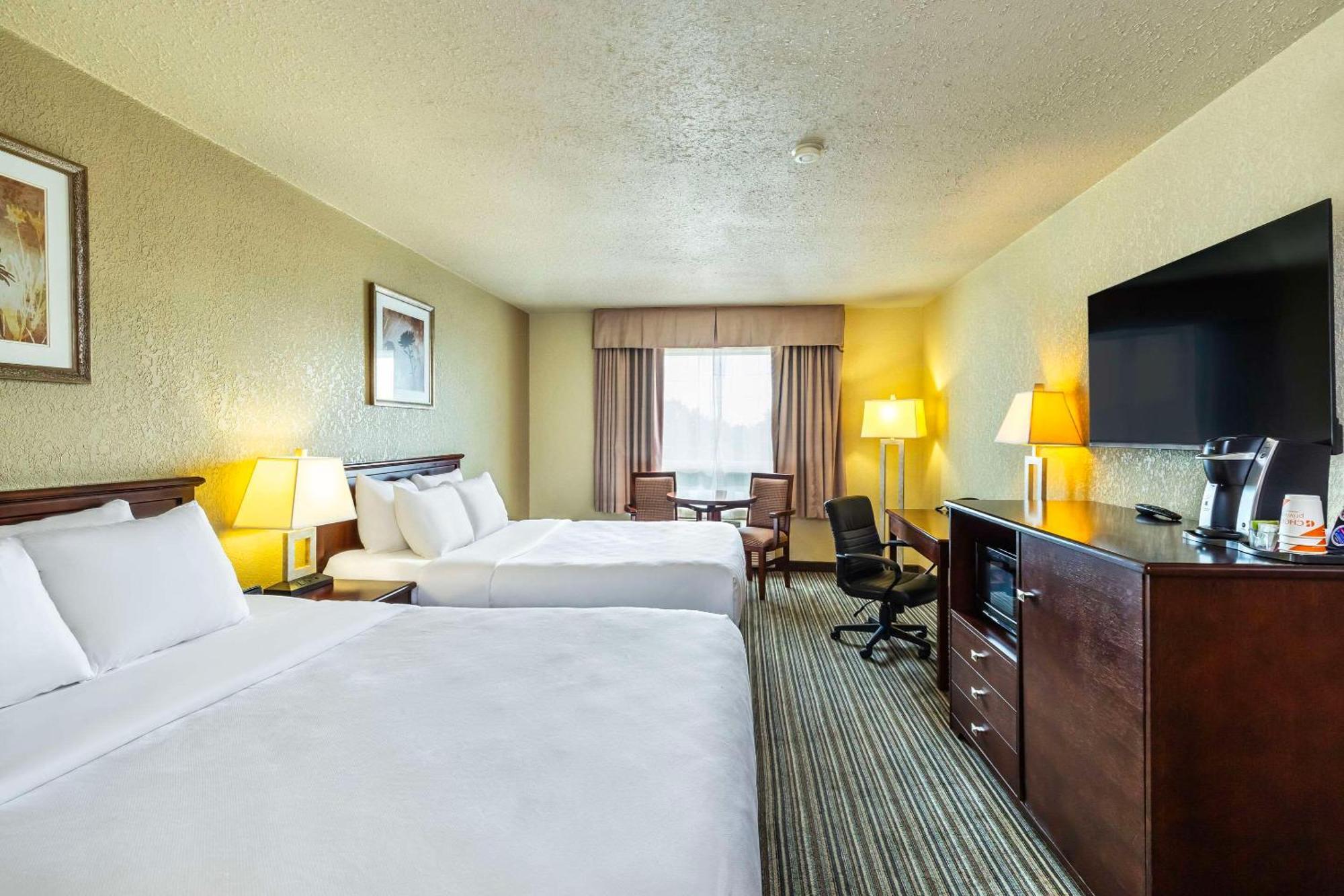Quality Inn & Suites Йорктон Экстерьер фото