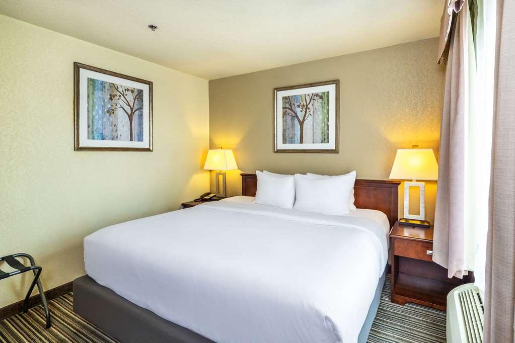 Quality Inn & Suites Йорктон Номер фото