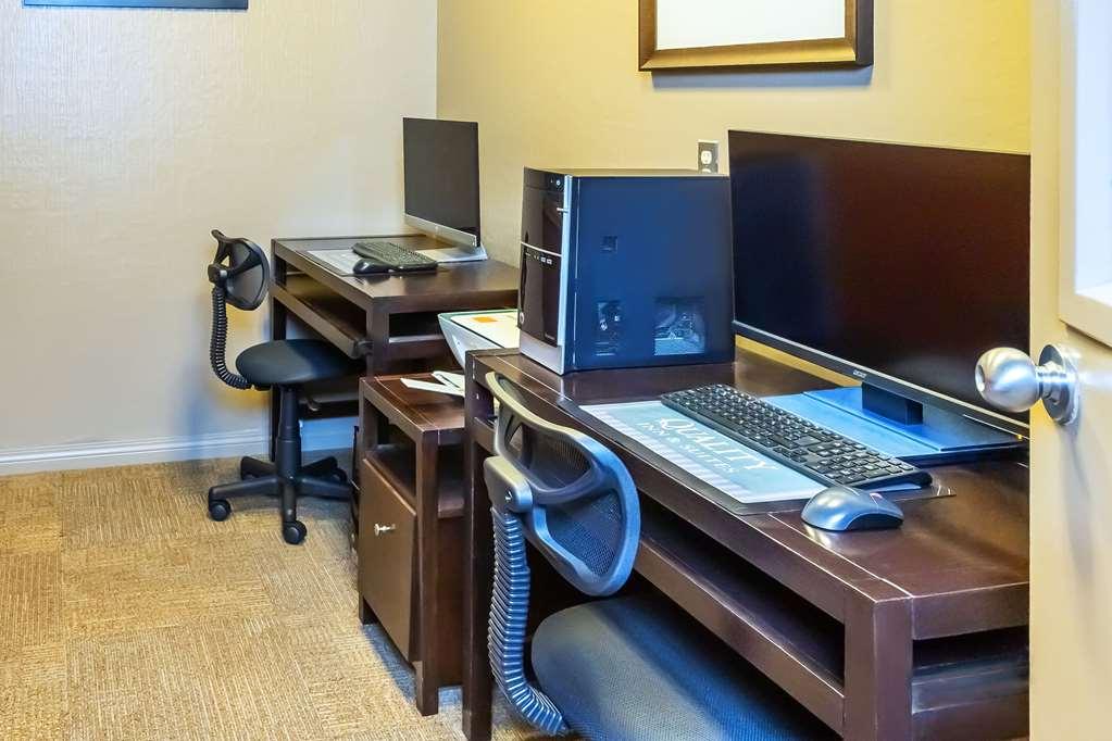 Quality Inn & Suites Йорктон Удобства фото